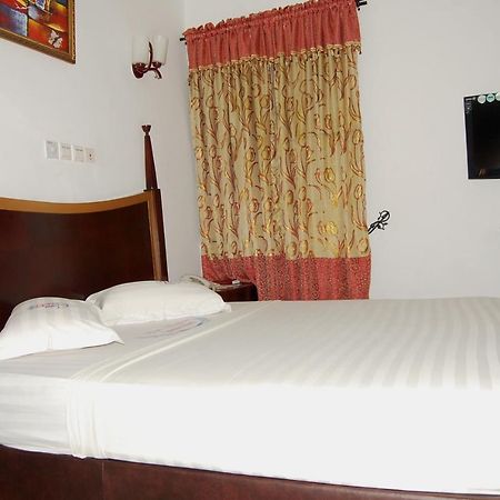 Hotel Residence Jeanne D'Arc 코토누 외부 사진