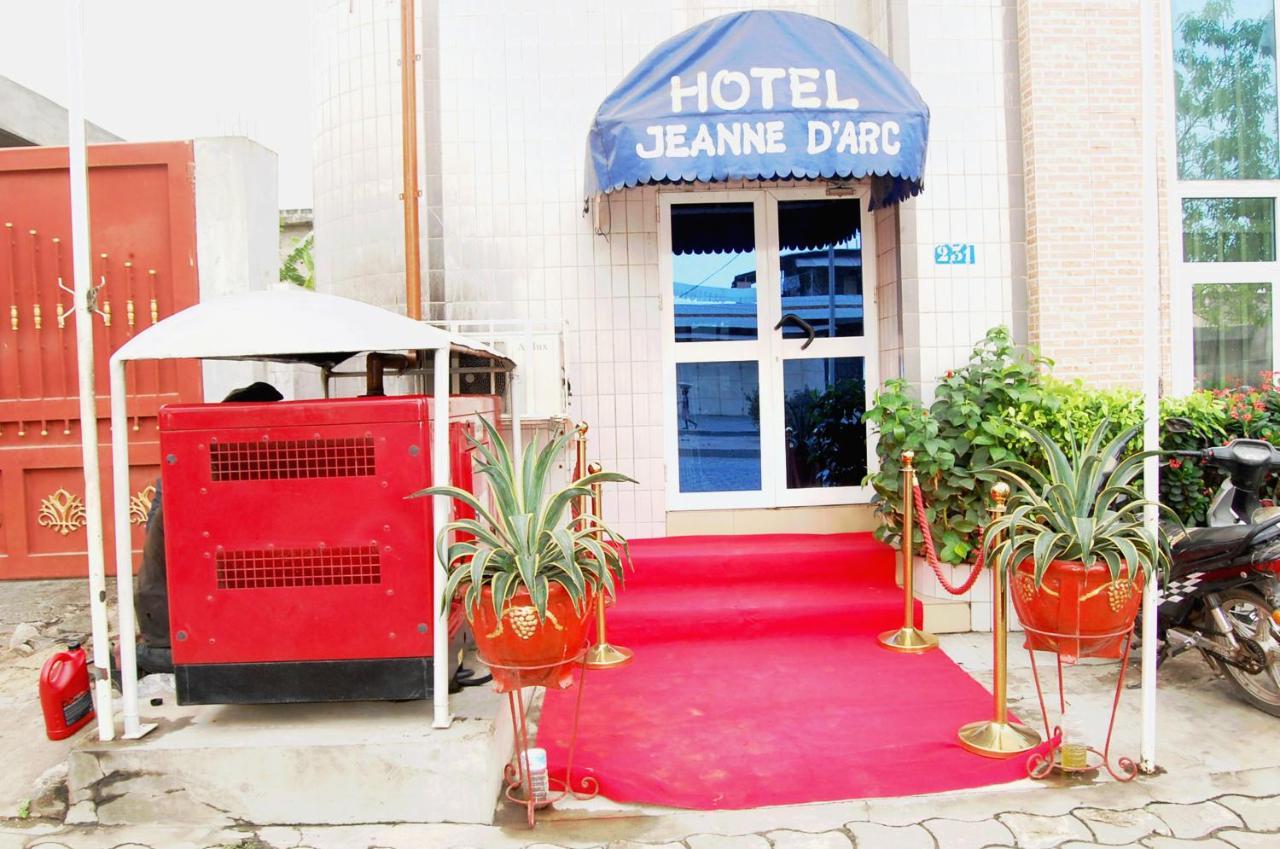 Hotel Residence Jeanne D'Arc 코토누 외부 사진