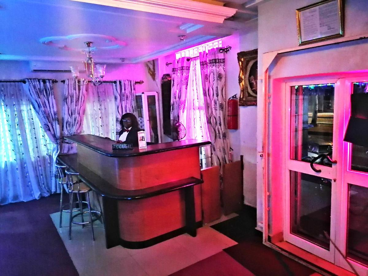 Hotel Residence Jeanne D'Arc 코토누 외부 사진