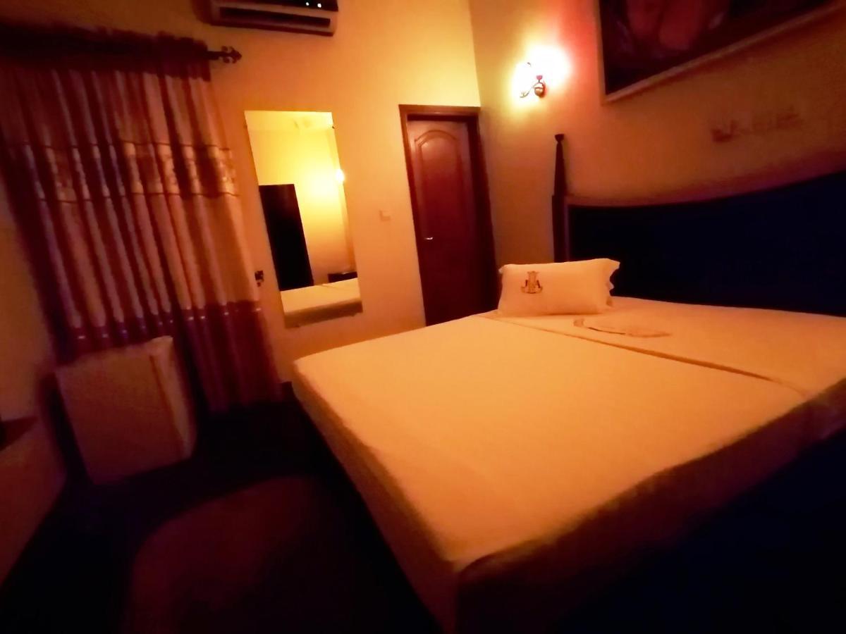 Hotel Residence Jeanne D'Arc 코토누 외부 사진