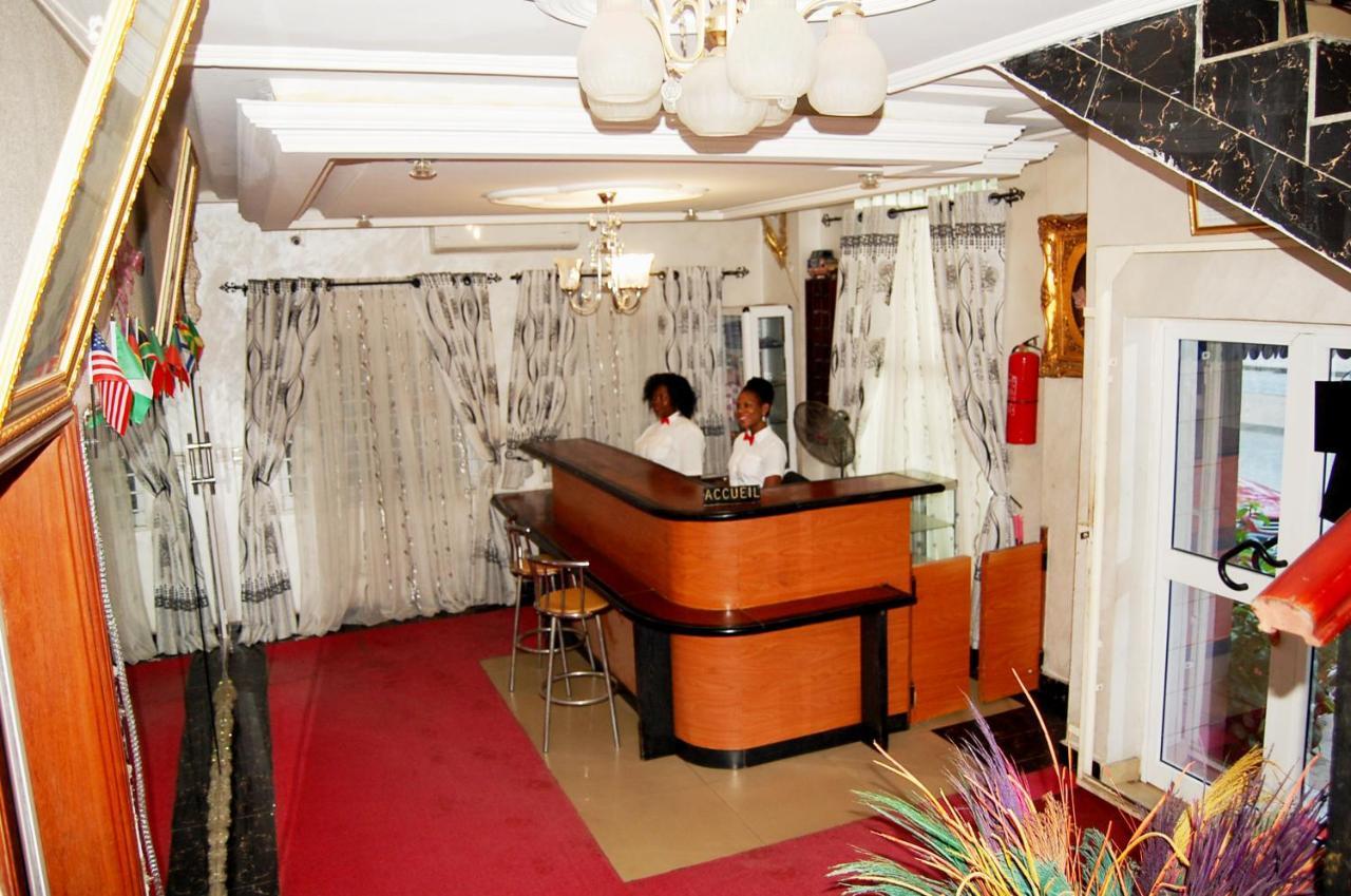 Hotel Residence Jeanne D'Arc 코토누 외부 사진