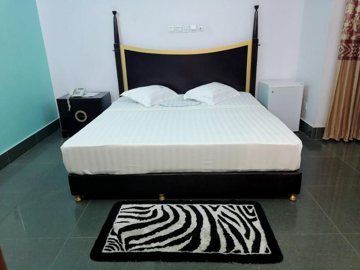 Hotel Residence Jeanne D'Arc 코토누 외부 사진