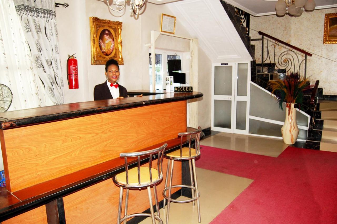 Hotel Residence Jeanne D'Arc 코토누 외부 사진